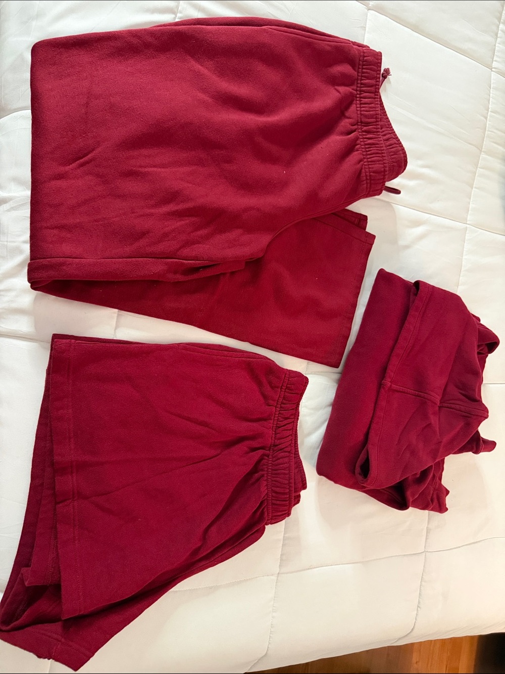Universal thread, three-piece sweatsuit w/ hoodie